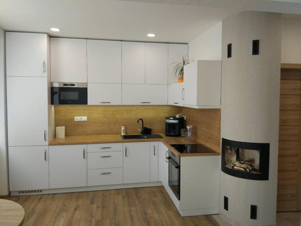 Moderny Apartman S Krbom A Klimatizaciou Presov Exterior photo